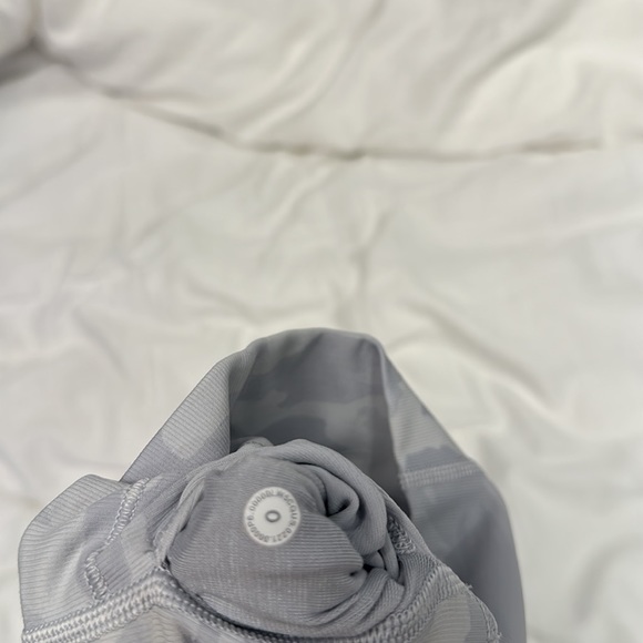 Lululemon Wunder Under 25” Leggings RARE COLOR - Picture 3 of 4